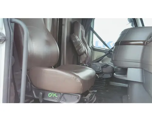 VOLVO VNL SEAT, FRONT