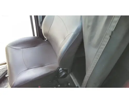 VOLVO VNL SEAT, FRONT