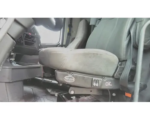 VOLVO VNL SEAT, FRONT
