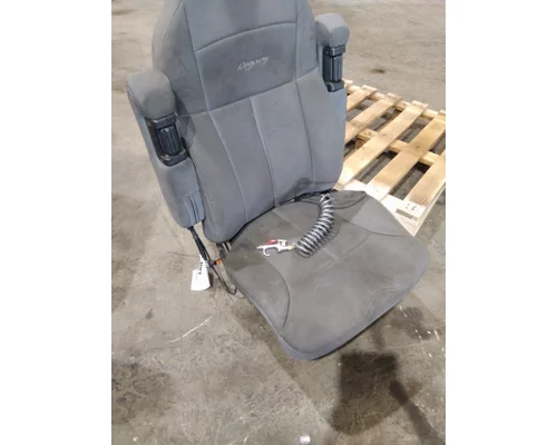 VOLVO VNL SEAT, FRONT