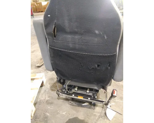 VOLVO VNL SEAT, FRONT