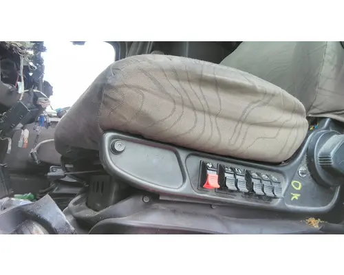 VOLVO VNL SEAT, FRONT