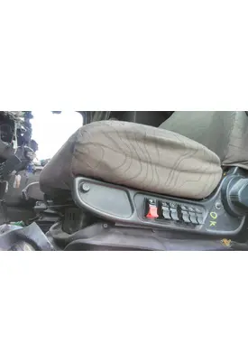 VOLVO VNL SEAT, FRONT