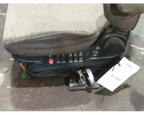 VOLVO VNL SEAT, FRONT