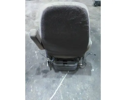 VOLVO VNL SEAT, FRONT