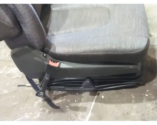 VOLVO VNL SEAT, FRONT