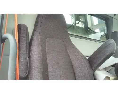 VOLVO VNL SEAT, FRONT