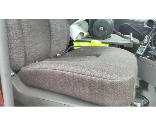 VOLVO VNL SEAT, FRONT