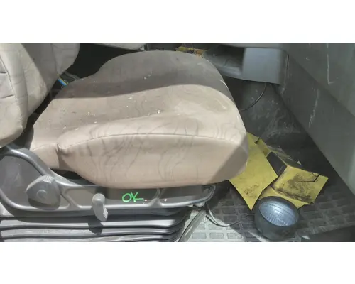 VOLVO VNL SEAT, FRONT