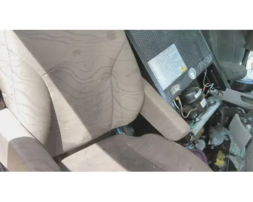 VOLVO VNL SEAT, FRONT