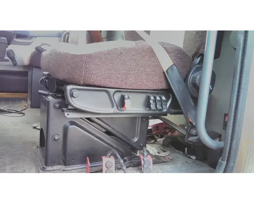 VOLVO VNL SEAT, FRONT