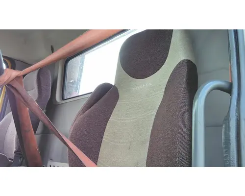 VOLVO VNL SEAT, FRONT