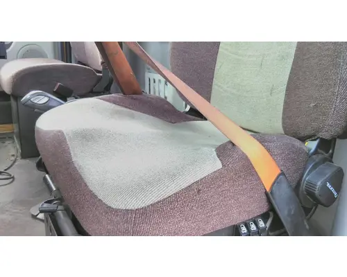 VOLVO VNL SEAT, FRONT
