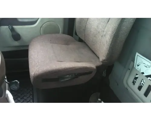 VOLVO VNL SEAT, FRONT
