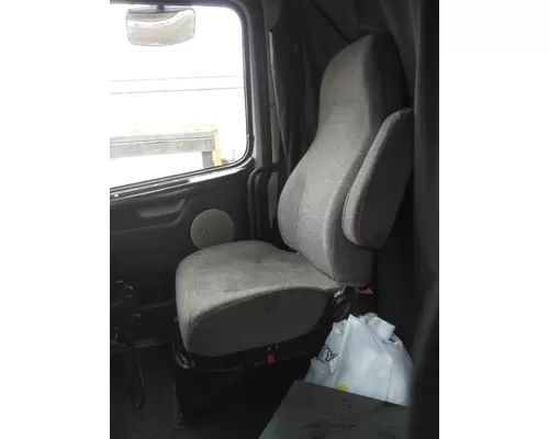 VOLVO VNL SEAT, FRONT