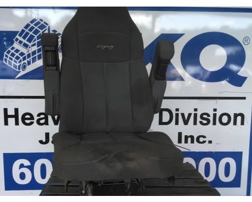 VOLVO VNL SEAT, FRONT