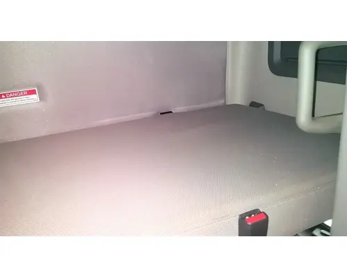 VOLVO VNL SLEEPER BUNK