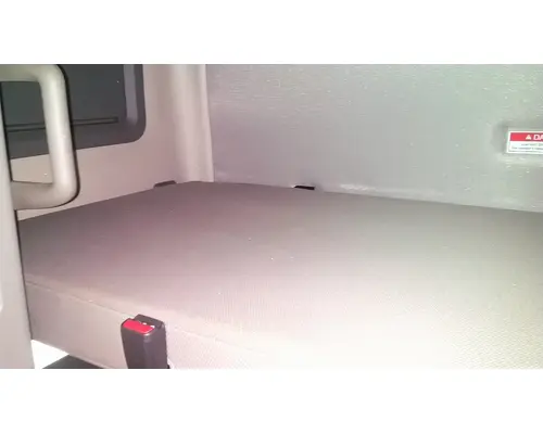 VOLVO VNL SLEEPER BUNK
