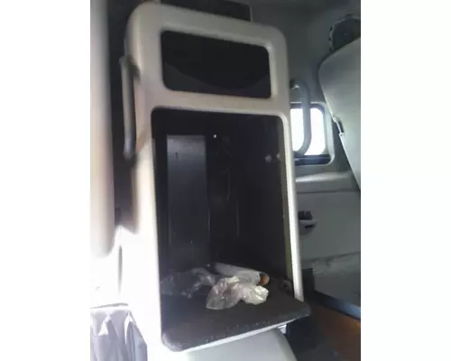 VOLVO VNL SLEEPER CLOSET