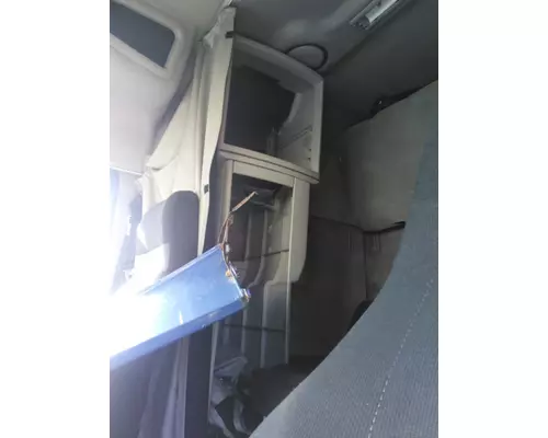 VOLVO VNL SLEEPER CLOSET