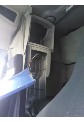 VOLVO VNL SLEEPER CLOSET