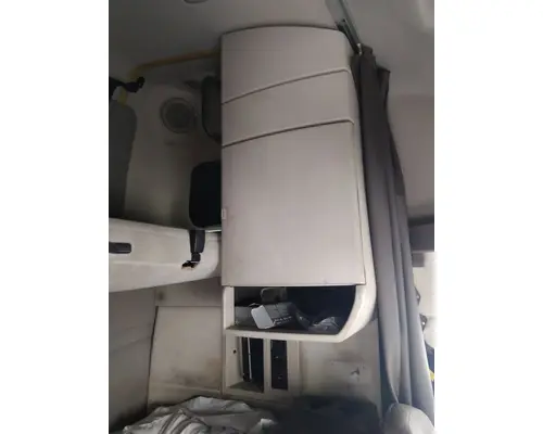 VOLVO VNL SLEEPER CLOSET