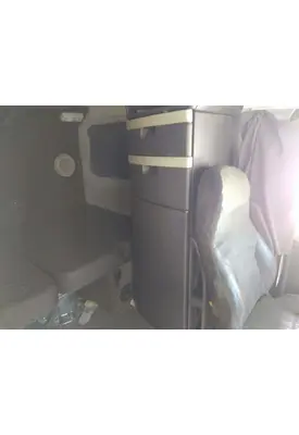 VOLVO VNL SLEEPER CLOSET