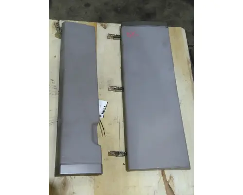 VOLVO VNL SLEEPER CLOSET