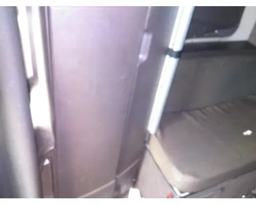 VOLVO VNL SLEEPER CLOSET