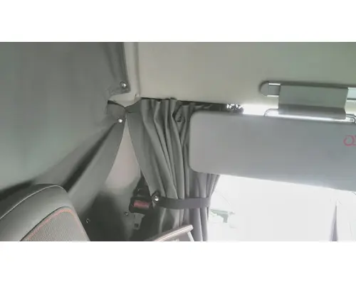 VOLVO VNL SLEEPER CURTAIN