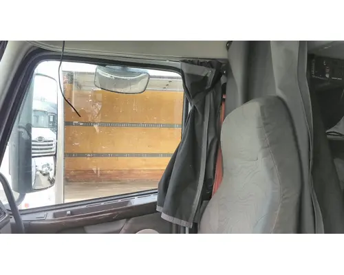 VOLVO VNL SLEEPER CURTAIN