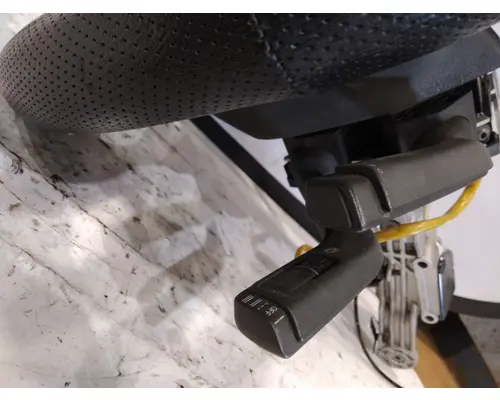 VOLVO VNL STEERING COLUMN