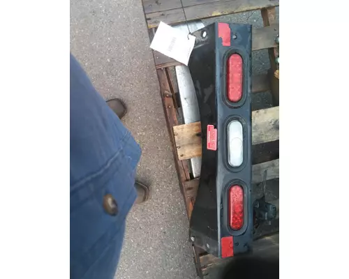 VOLVO VNL STOP TURN TAIL LAMP