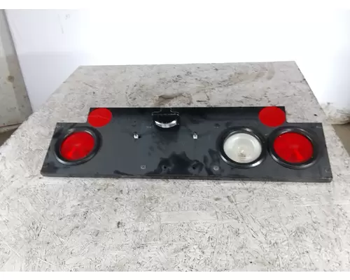VOLVO VNL STOP TURN TAIL LAMP