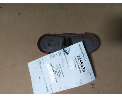 VOLVO VNL STOP TURN TAIL LAMP