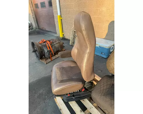 VOLVO VNL Seat, Front