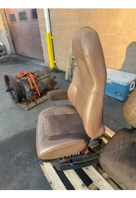 VOLVO VNL Seat, Front