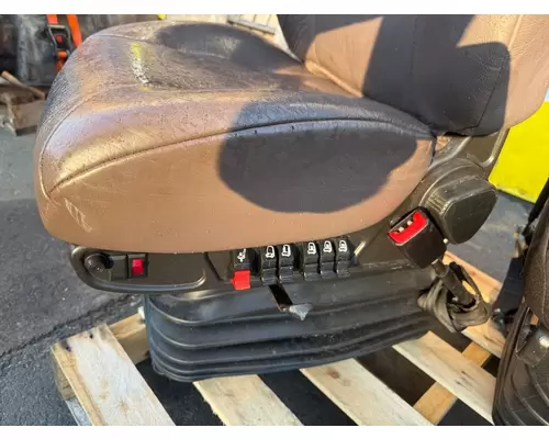 VOLVO VNL Seat, Front