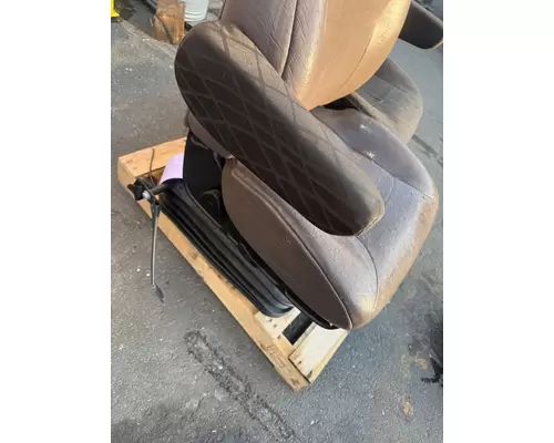 VOLVO VNL Seat, Front