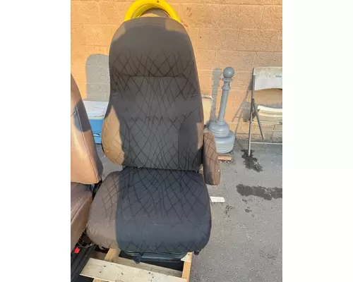 VOLVO VNL Seat, Front