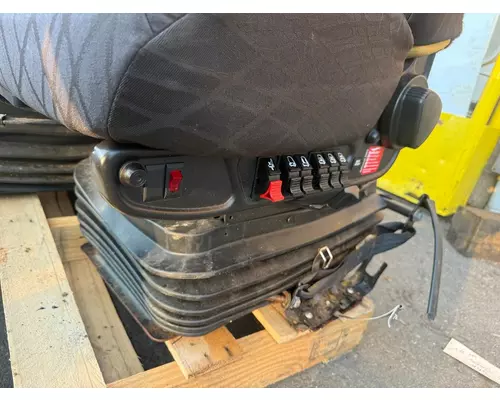 VOLVO VNL Seat, Front