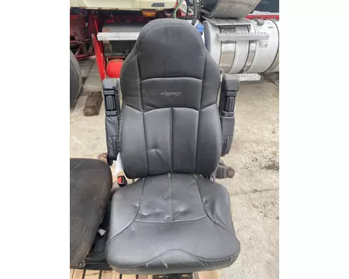 VOLVO VNL Seat, Front