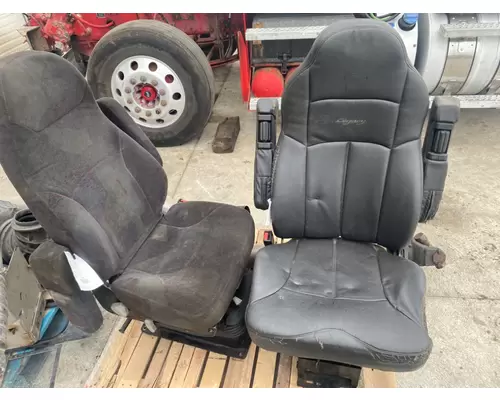 VOLVO VNL Seat, Front