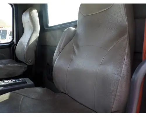 VOLVO VNL Seat, Front