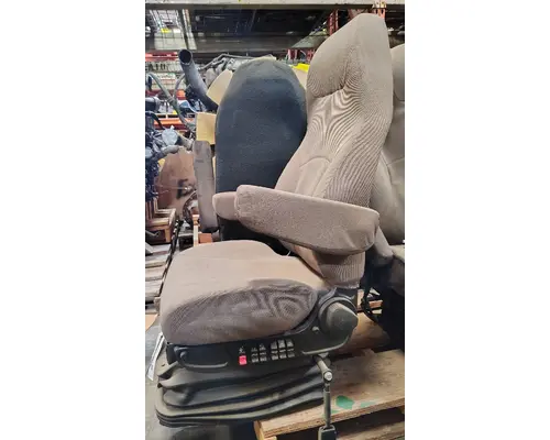 VOLVO VNL Seat, Front