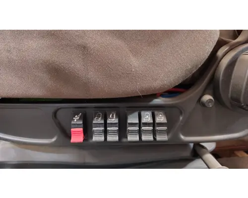 VOLVO VNL Seat, Front