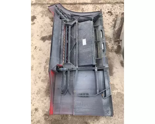 VOLVO VNL Side Fairing