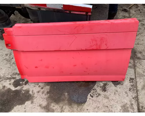 VOLVO VNL Side Fairing