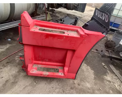 VOLVO VNL Side Fairing