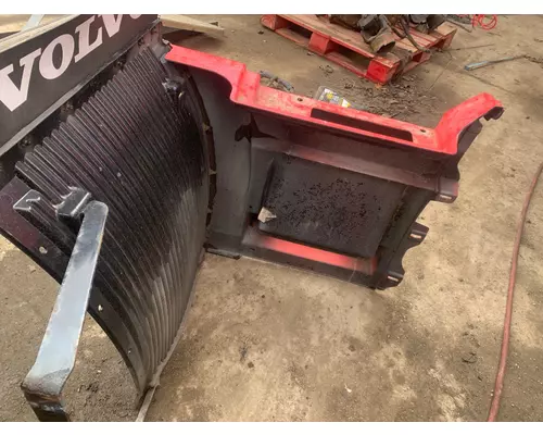 VOLVO VNL Side Fairing